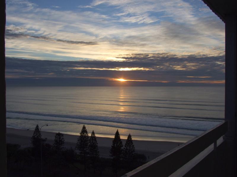 The Shore Apartments - Beachfront Gold Coast Bagian luar foto