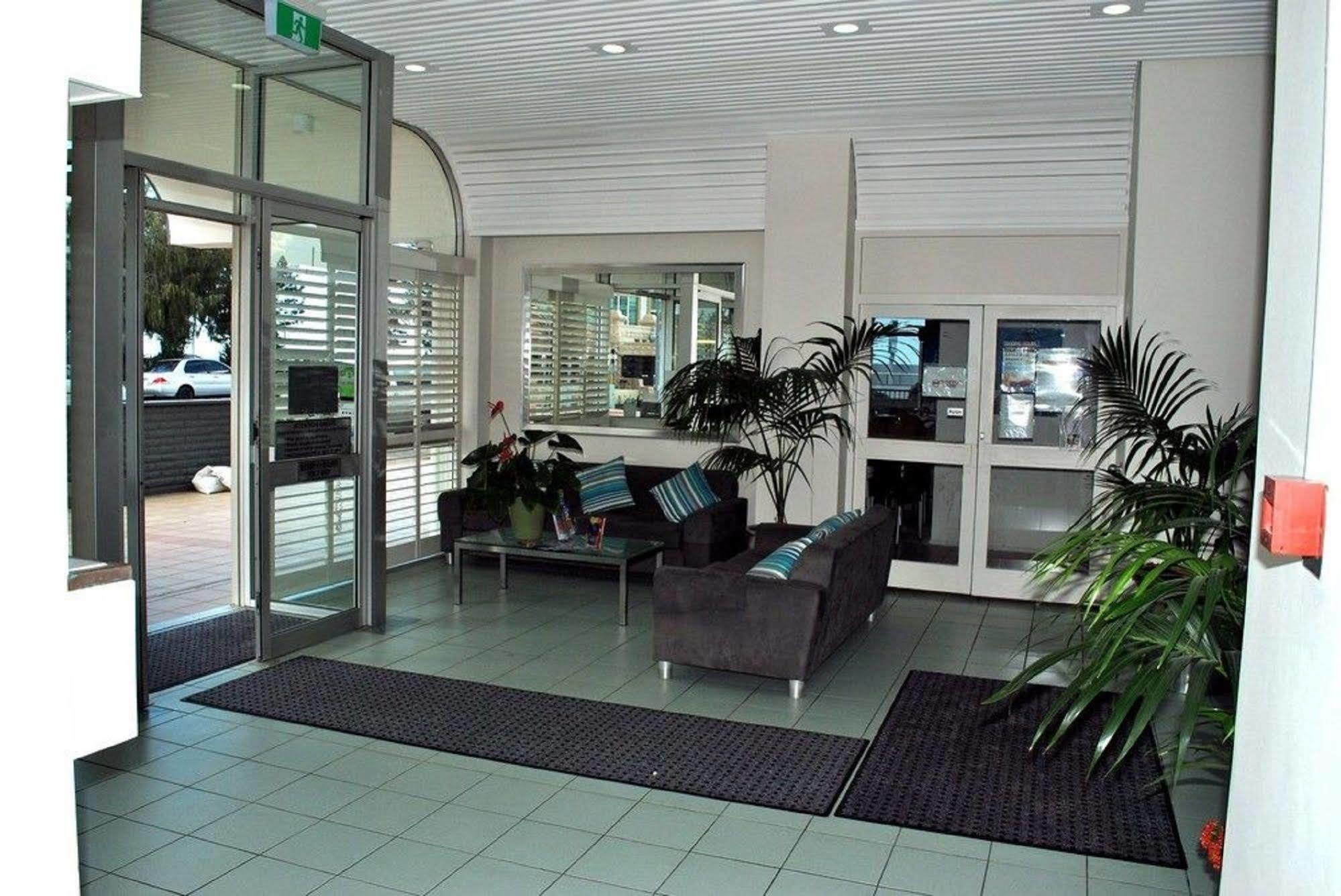 The Shore Apartments - Beachfront Gold Coast Bagian luar foto